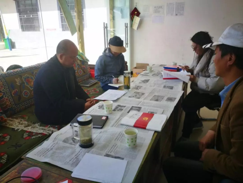 刘圣育赴隆子县日当镇扎村开展后进党支部调研工作