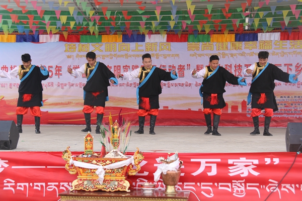 文艺演出相关图片 (2)_副本.jpg ""